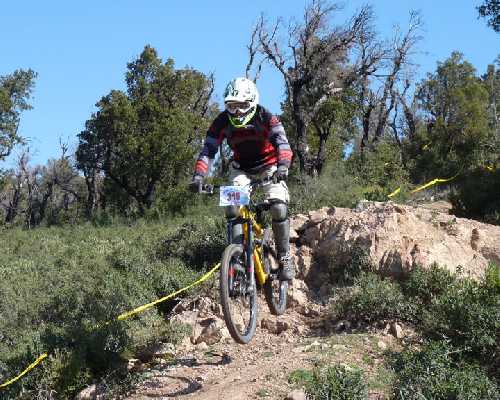 2 VTT DESCENTE DH MAXIMA BIKE 2009