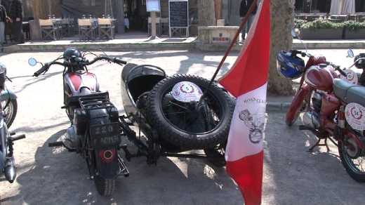 RASSEMBLEMENT DE MOTOS ANCIENNES A SAINT-TROPEZ