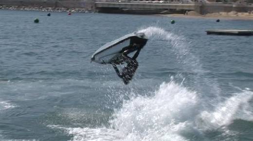 SAUTS DE JET SKI DEVANT LA PLAGE DE SAINTE-MAXIME