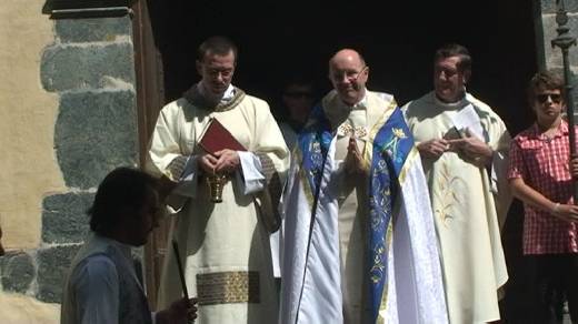 PROCESSION ET BENEDICTION DE LA TERRE QUESTE-GRIMAUD 2011