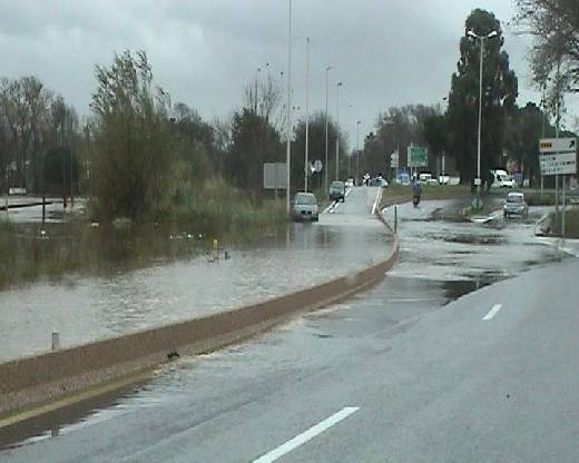 INONDATION DANS LE GOLFE DE SAINT TROPEZ  PORT COGOLIN LA FOUX BLOQUE PAR LES EAUX