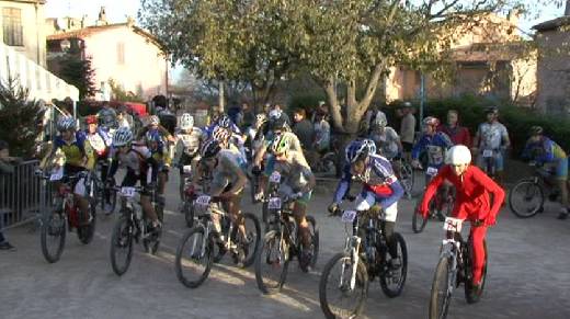 TROPHEE VTT RUELLES DE GRIMAUD 2011 AVEC CECILE ET CEDRIC RAVANEL