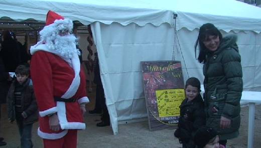 MARCHE DE NOEL ET ARRIVEE DU  PERE NOEL A LA MOLE