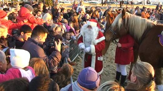 SAINTE MAXIME LE PERE NOEL ARRIVE A CHEVAL