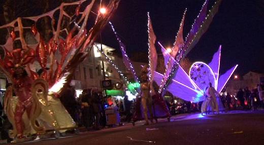 SAINTE MAXIME DEFILE NOCTURNE ET GROUPES MUSICAUX 2012