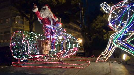SAINTE MAXIME PARADE NOCTURNE EN CENTRE-VILLE
