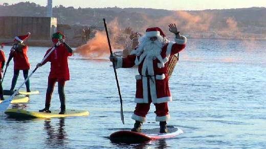 SAINTE MAXIME LA VENUE DU PERE NOEL... EN PADDLE
