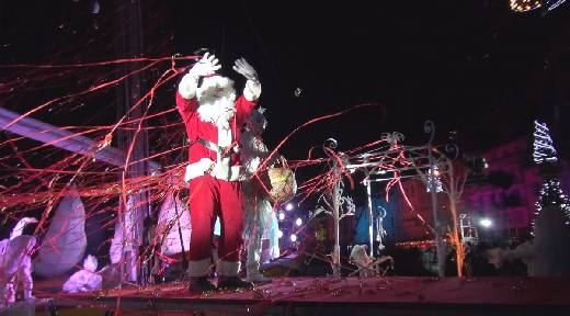 SAINT TROPEZ LE PERE NOEL ARRIVE PAR LA MER