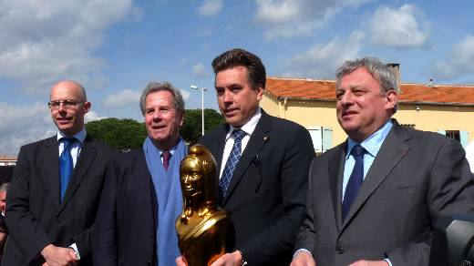 REMISE DE LA MARIANNE D'OR AU MAIRE, VINCENT MORISSE DE SAINTE-MAXIME
