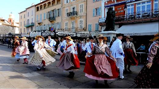 SAINTE CECILE FIFRES ET TAMBOURS DE SAINT TROPEZ ET LOU RAMPEOU
