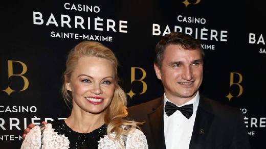 PAMELA ANDERSON AU CASINO BARRIERE DE SAINTE MAXIME