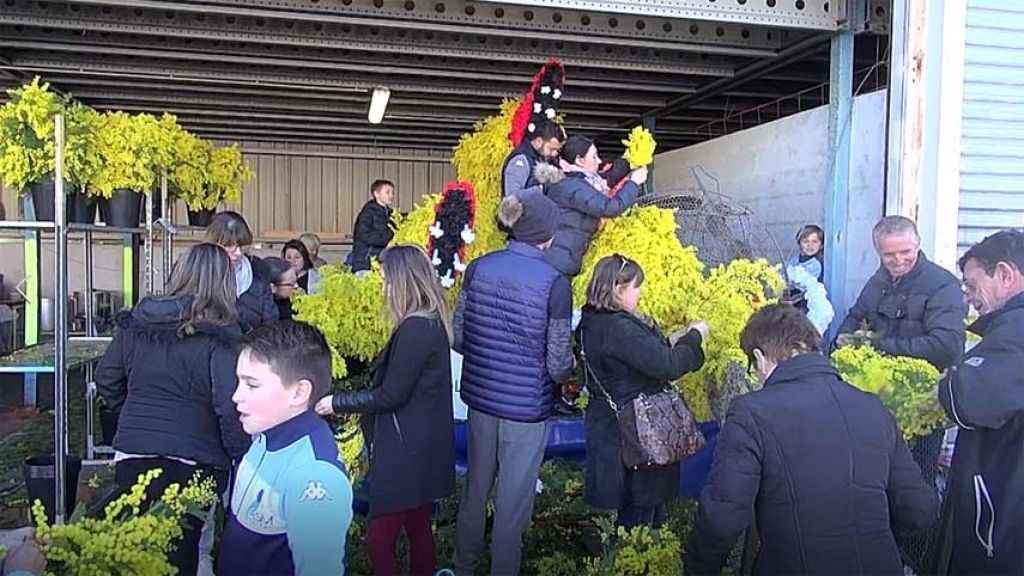 PREPARATION DES CHARS POUR LE CORSO 2018 A SAINTE MAXIME
