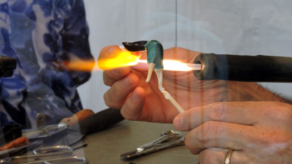 SAINTE MAXIME FABRICATION D'UN PINOCCHIO EN VERRE DE MURANO