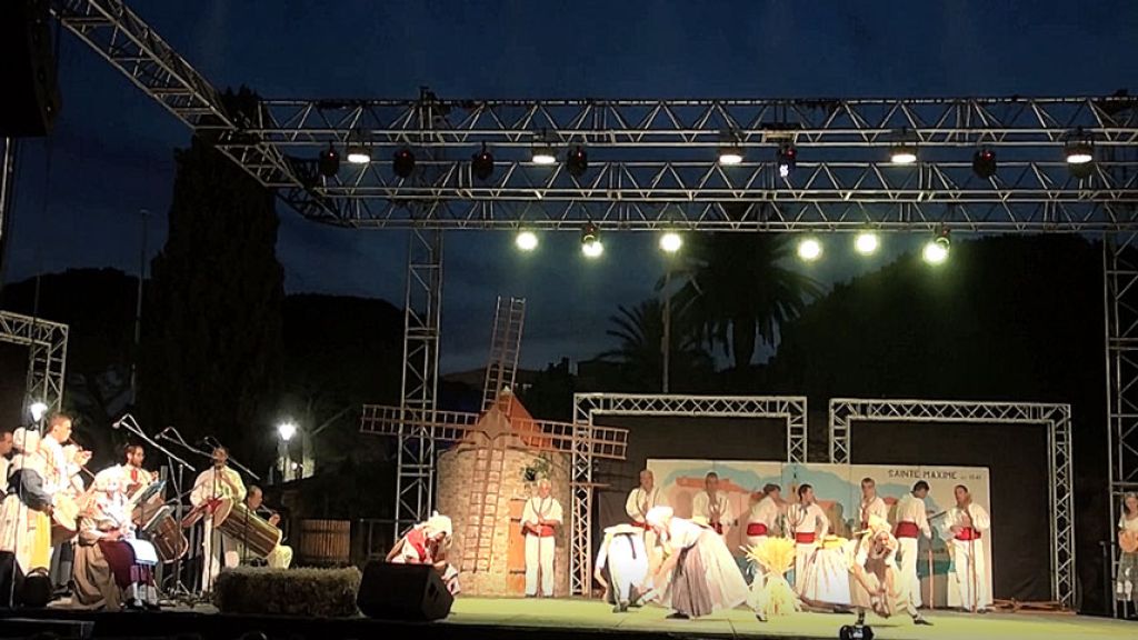 SPECTACLE EN L'HONNEUR DES 50 ANS DU GROUPE FOLKLORIQUE