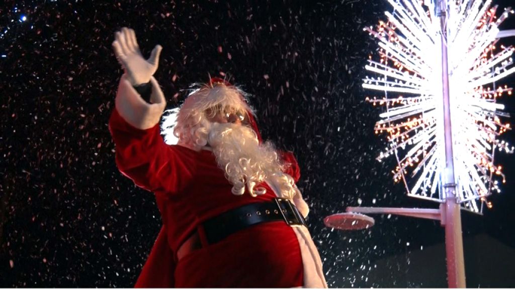 SAINT TROPEZ ARRIVEE DU PERE NOEL PAR LA MER