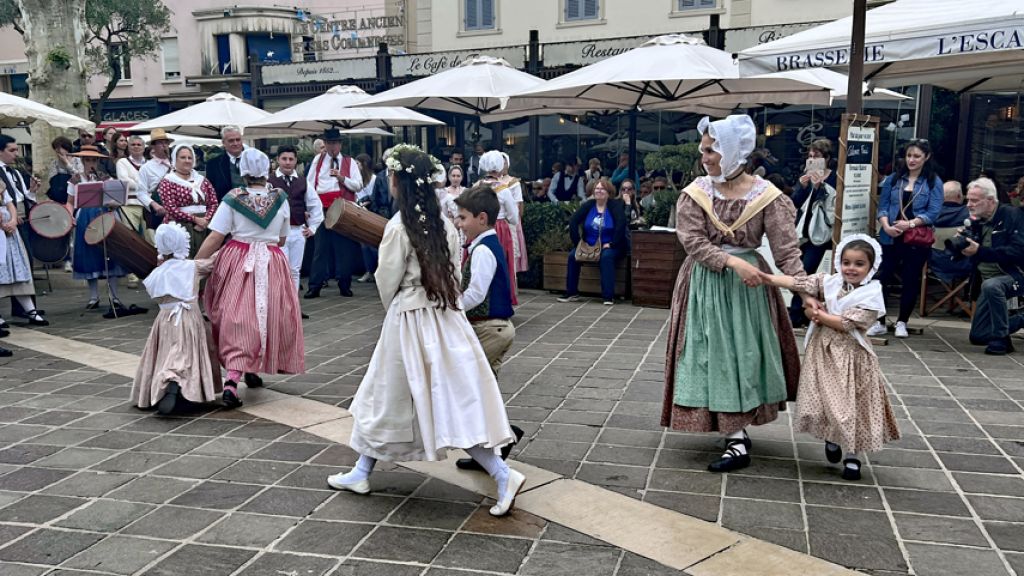 Démonstrations de danses par le groupe Leî Magnoti 2023