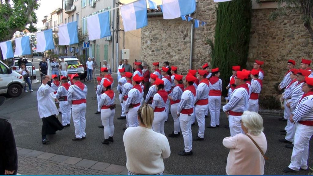 Sainte Maxime aubades de la Clique à travers la ville