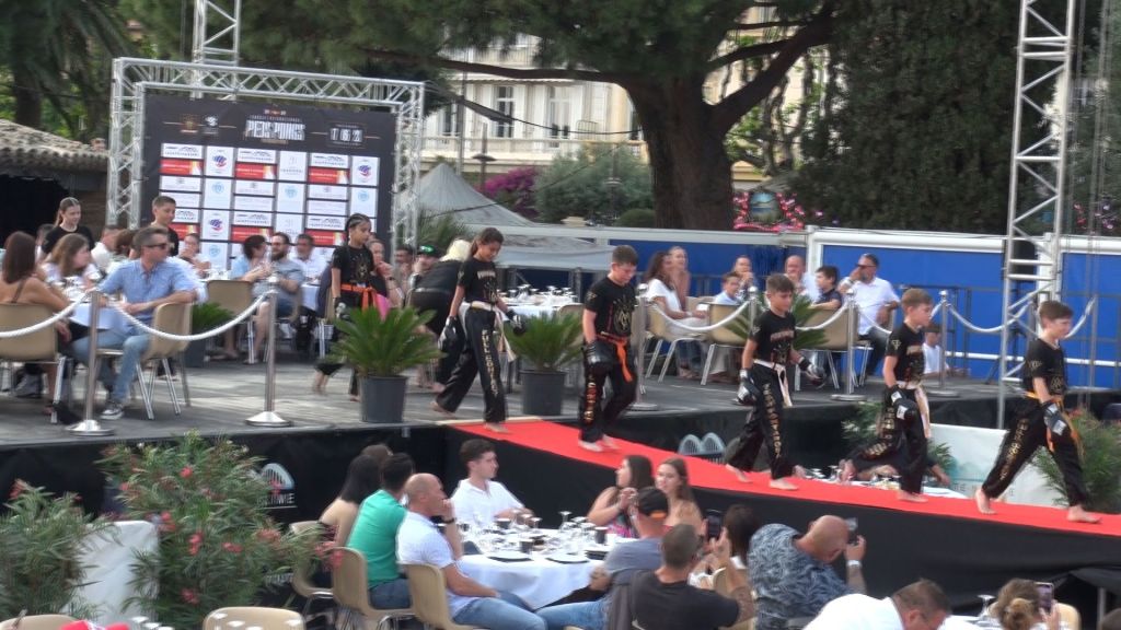 Démonstration enfants par le club FULL CONTACT MAXIMOIS