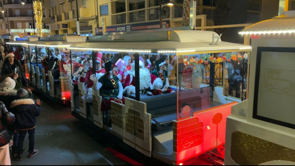 Sainte Maxime arrivée du Père Noël le 23 décembre 2023