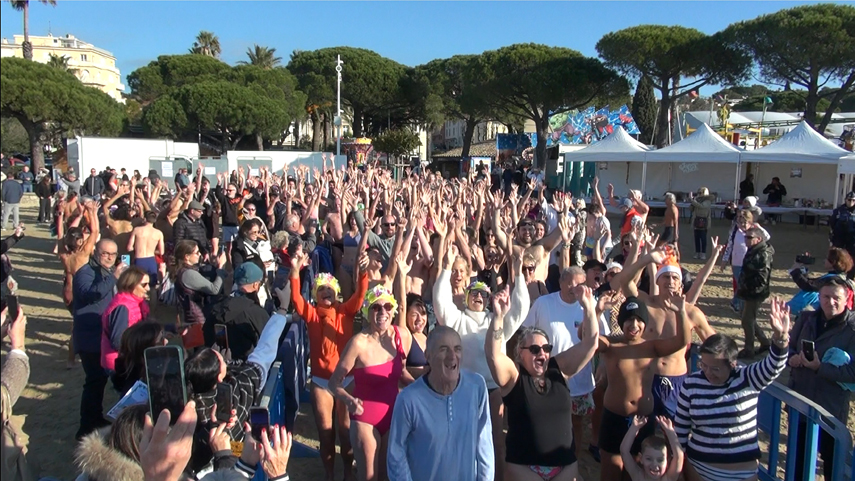 Record Battu Présentation Sainte Maxime bain du bout de l'an 2024