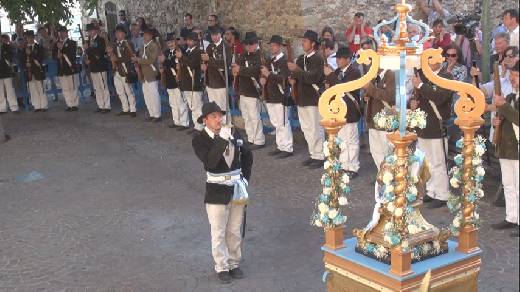 FETE VOTIVE 2016 ARRIVEE DE LA PROCESSION A L'EGLISE