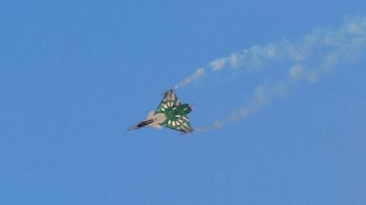 SAINTE MAXIME DEMONSTRATIONS DES RAFALES ET DE LA PATROUILLE DE FRANCE.