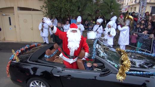 ARRIVEE DU PERE NOEL 2015 A SAINTE MAXIME