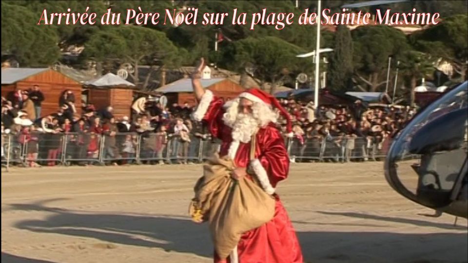 Arrivée du Père Noël sur la plage de Sainte-Maxime